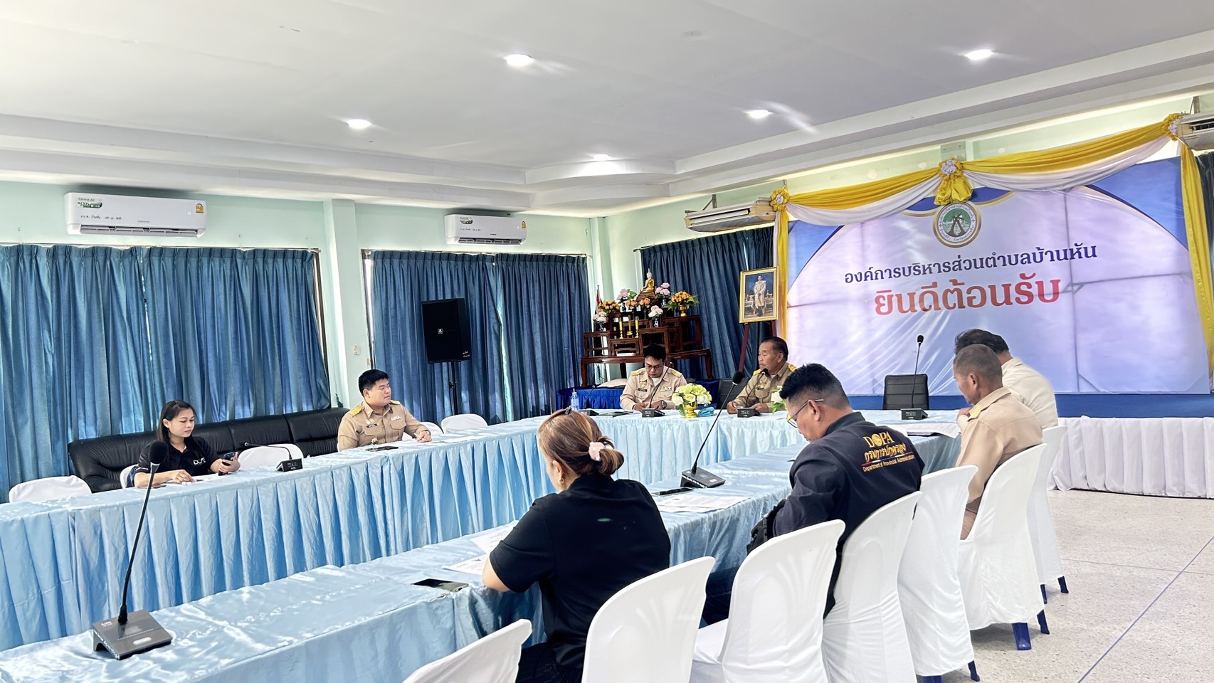 พช.สีคิ้ว ร่วมประชุมคณะกรรมการให้ความช่วยเหลือประชาชนขององค์การบริหารส่วนตำบลบ้านหัน